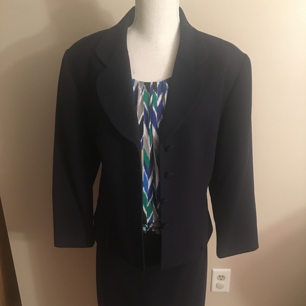 Kasper 2 piece suit.